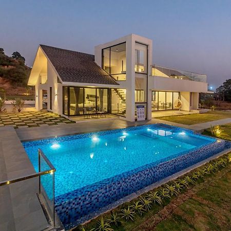 Saffronstays Stargazer, Karjat - Luxury Pool Villa With Lake View Buitenkant foto