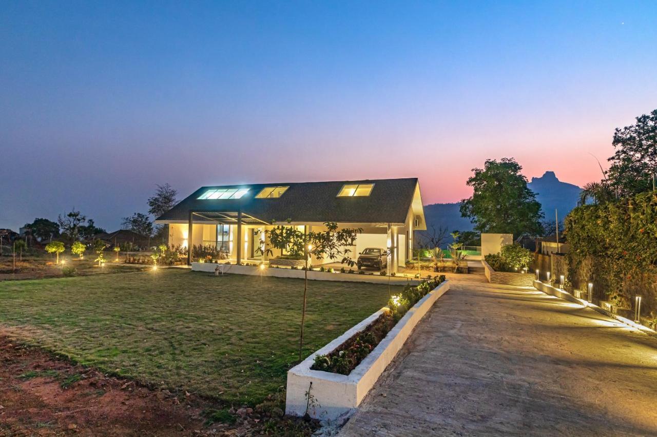 Saffronstays Stargazer, Karjat - Luxury Pool Villa With Lake View Buitenkant foto