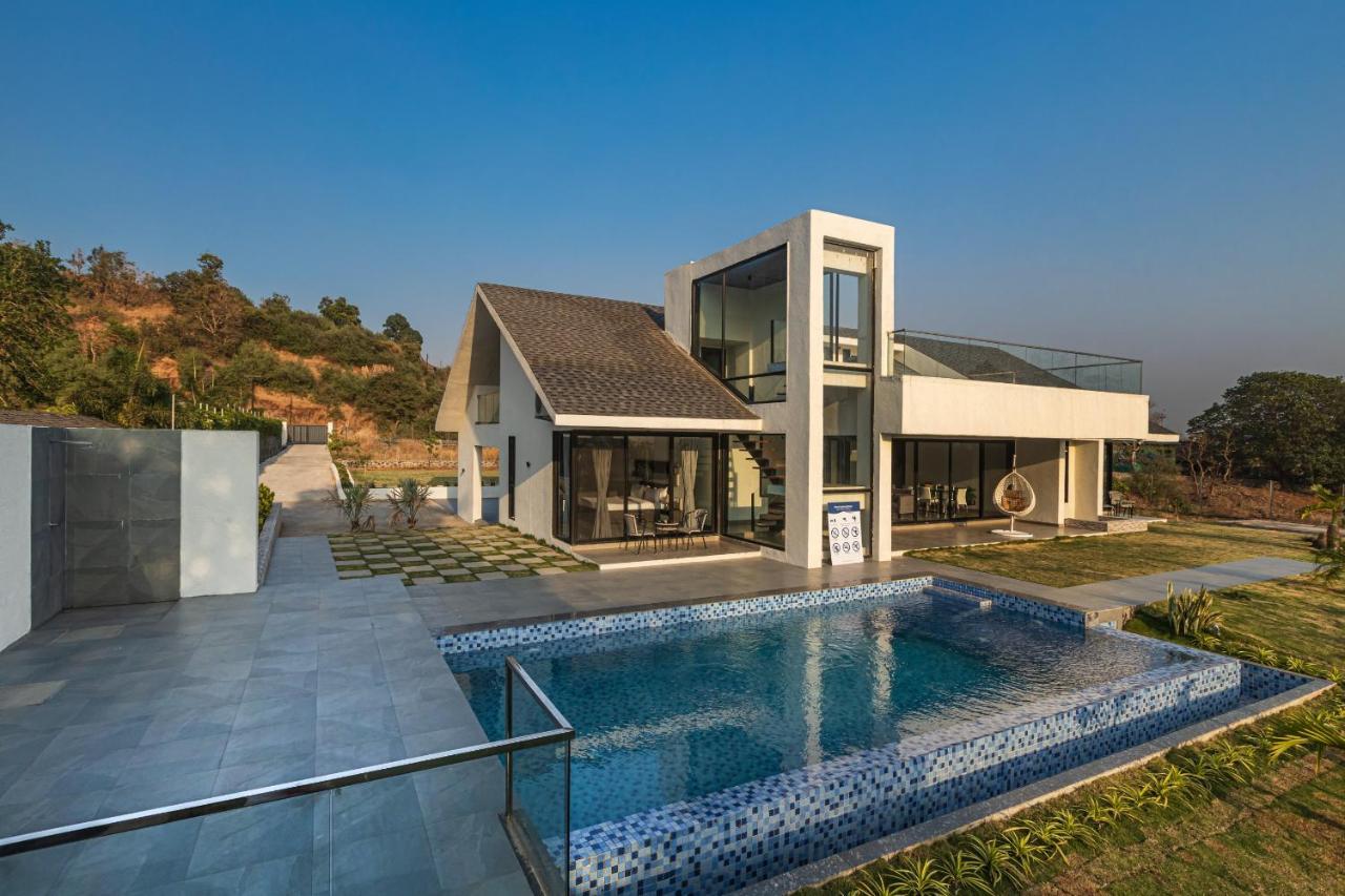 Saffronstays Stargazer, Karjat - Luxury Pool Villa With Lake View Buitenkant foto
